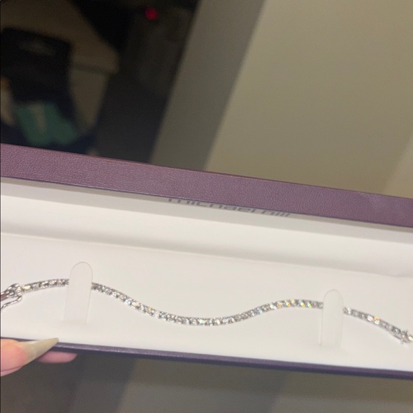 4.92 Carat Natural Diamond Tennis Bracelet - Picture 5 of 8